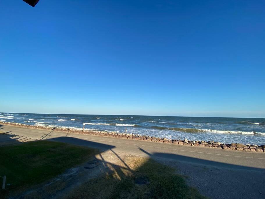 Beach House With Ocean View Surfside Beach Buitenkant foto