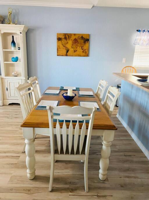 Beach House With Ocean View Surfside Beach Buitenkant foto