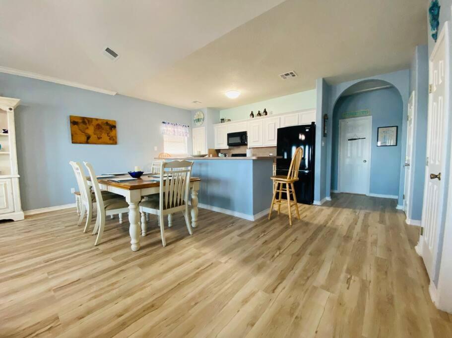 Beach House With Ocean View Surfside Beach Buitenkant foto