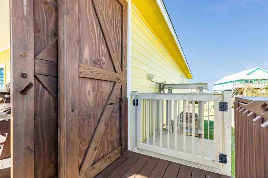 Beach House With Ocean View Surfside Beach Buitenkant foto