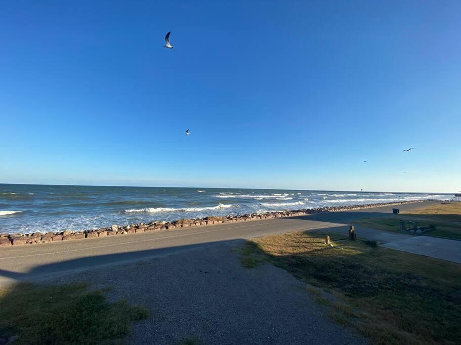 Beach House With Ocean View Surfside Beach Buitenkant foto